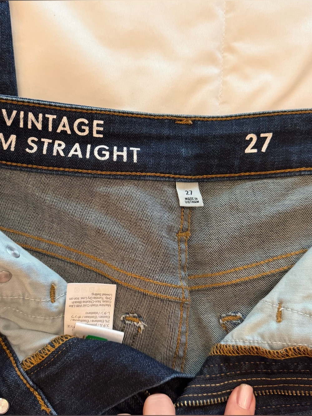 J. Crew Women’s Vintage Straight-Leg Jeans in Dark Blue Wash - Picture 3 of 10